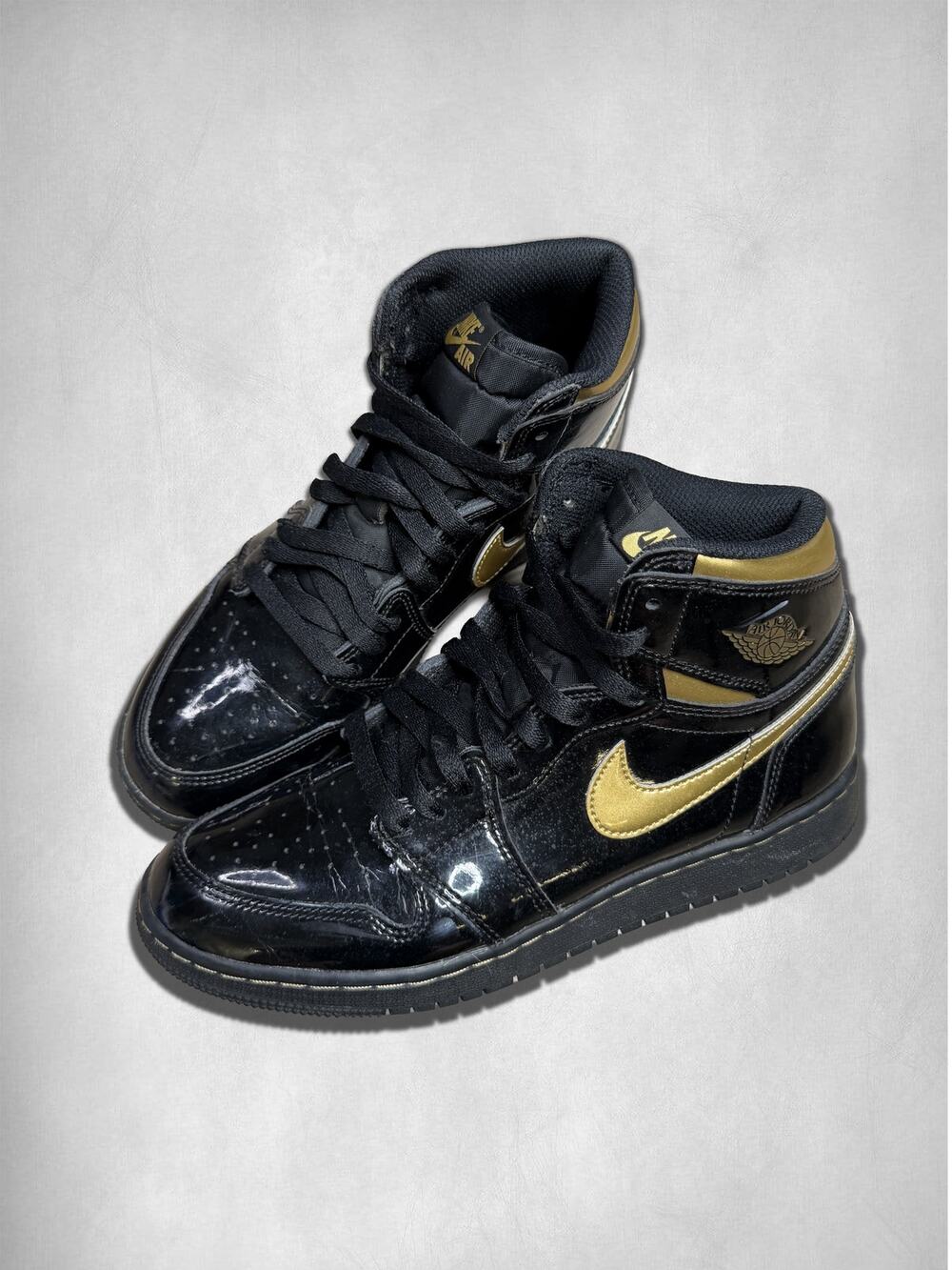 7Y | Jordan 1 Retro High Black Metallic Gold (2020) (GS)